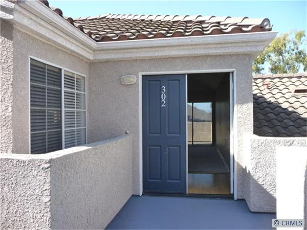 4561 Warner #302, Huntington Beach, CA 92649