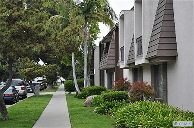 5530 Ackerfield #306, Long Beach, CA 90805