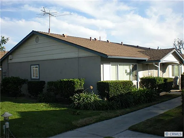 2295 Tustin #25, Orange, CA 92865