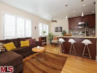 11806 Moorpark Street D, Studio City, CA 91604