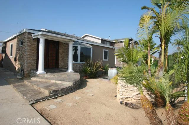 7839 Vicksburg, Los Angeles, CA 90045