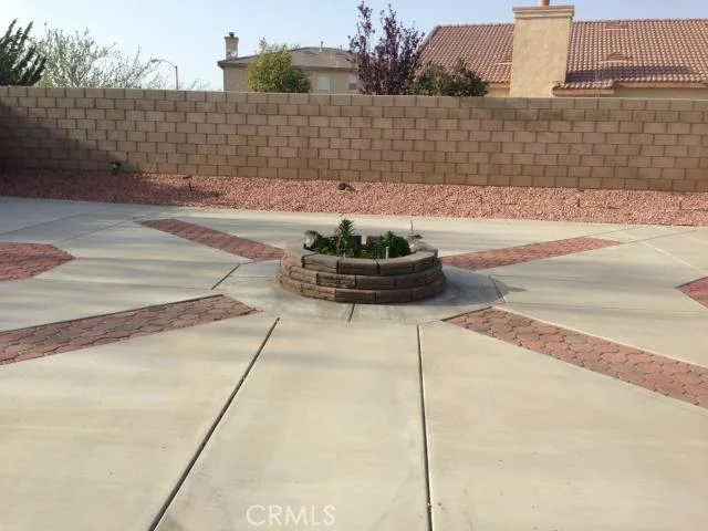 1855 West, Lancaster, CA 93534