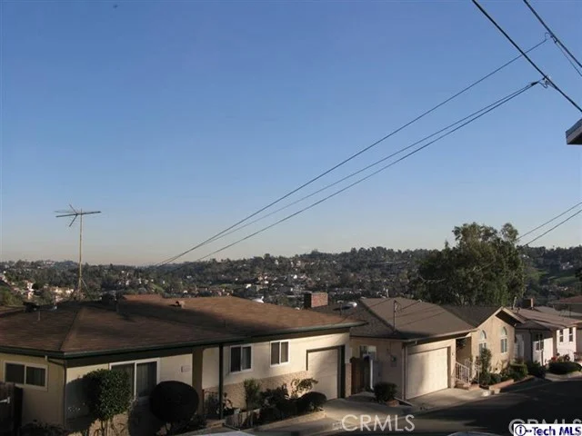 4261 Caledonia, Los Angeles, CA 90065