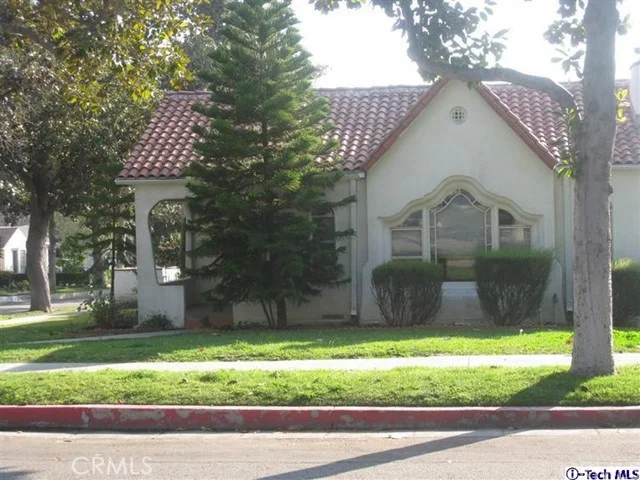 1016 Olmsted, Glendale, CA 91202