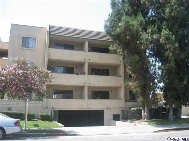 460 Salem #15, Glendale, CA 91203