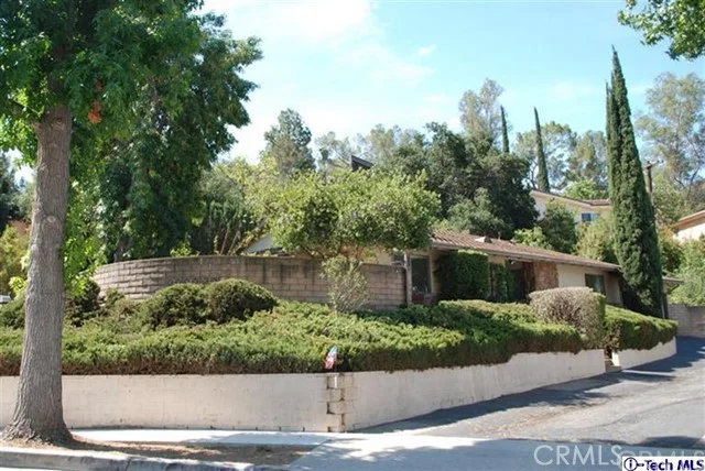 10121 Langmuir, Sunland, CA 91040