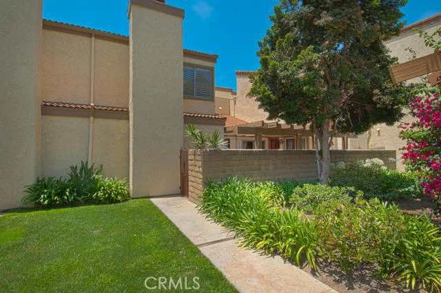 2704 Via Colina #9, Fullerton, CA 92835