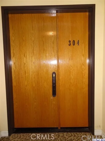 414 Valencia #304, Burbank, CA 91501