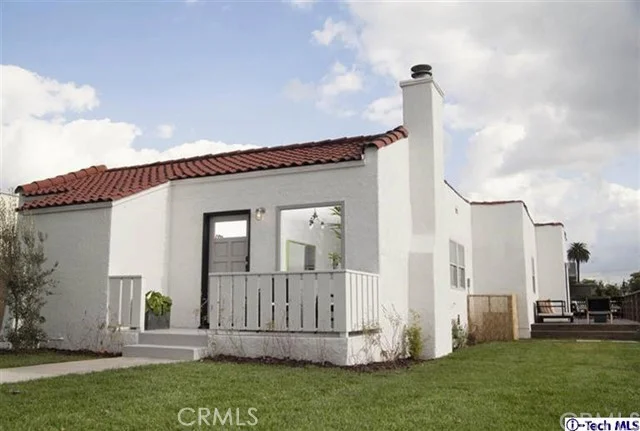 1046 Plymouth, Los Angeles, CA 90019