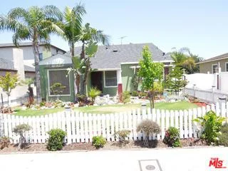 7906 Airlane, Los Angeles, CA 90045