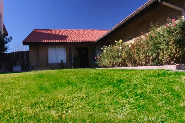 45353 Essex, Lancaster, CA 93534