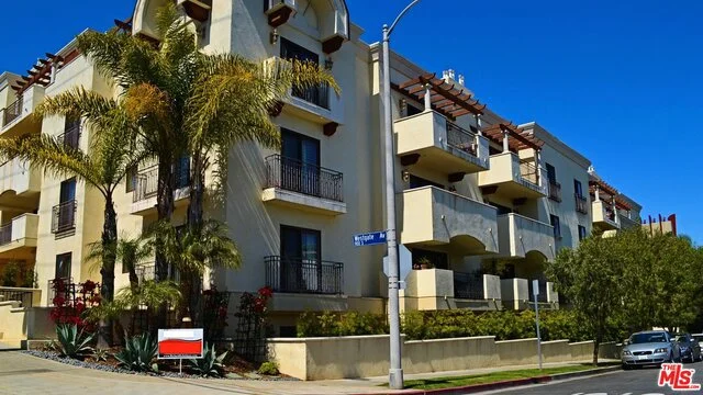 11863 Darlington #307, Los Angeles, CA 90049
