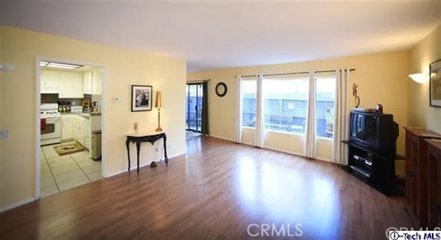 8601 Sunland #15, Sun Valley, CA 91352