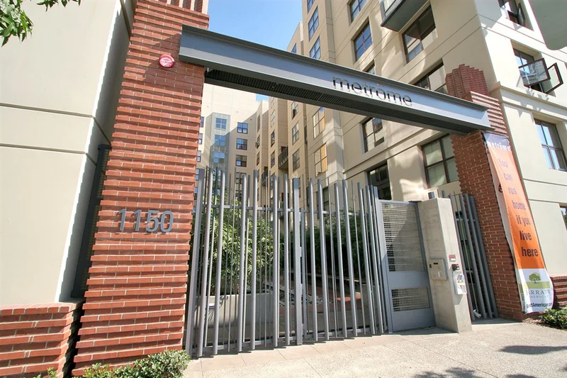 1150 J St #709, San Diego, CA 92101