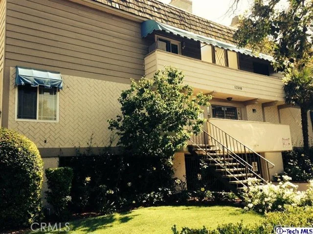 12310 Burbank #4, Valley Village, CA 91607