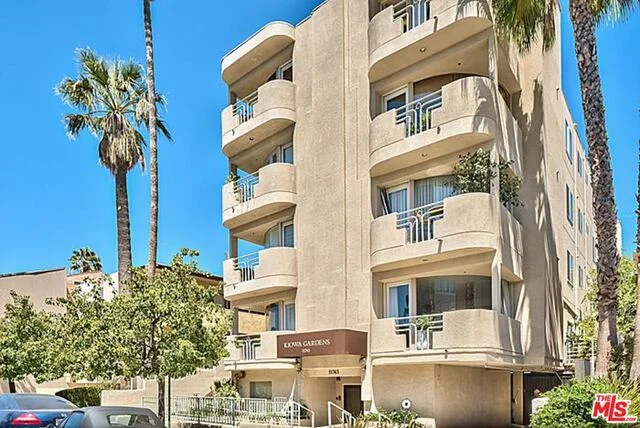 11743 Kiowa #401, Los Angeles, CA 90049