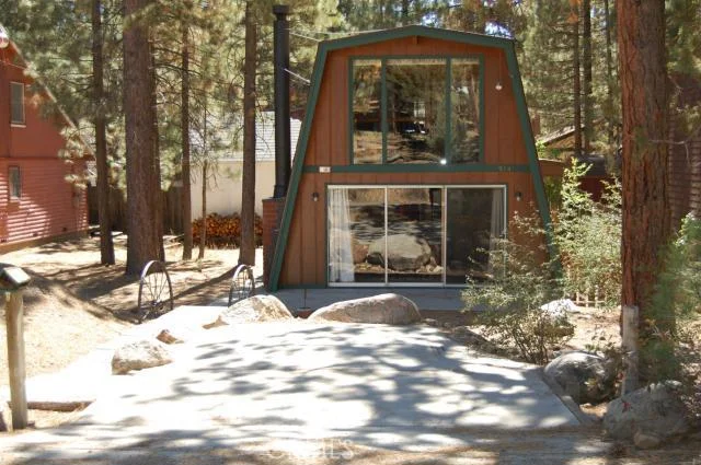 914 Robinhood, Big Bear, CA 92314