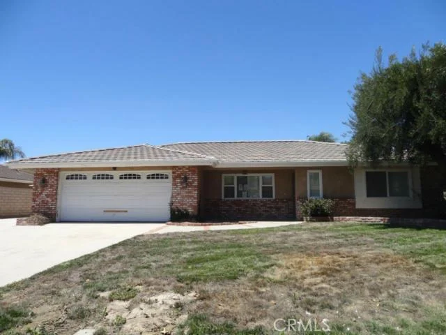 42174 Carnegie, Hemet, CA 92544
