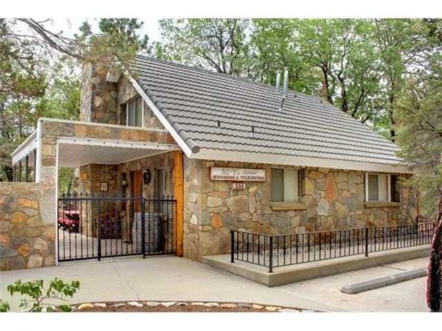 558 Orange, Sugarloaf, CA 92386