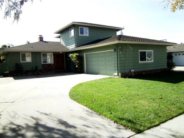 517 College, Salinas, CA 93901