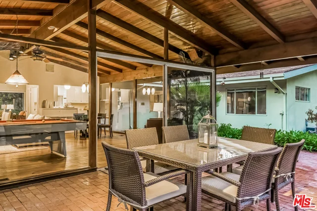 1228 Las Lomas, Pacific Palisades, CA 90272