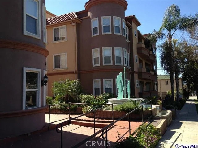 414 Valencia #303, Burbank, CA 90501