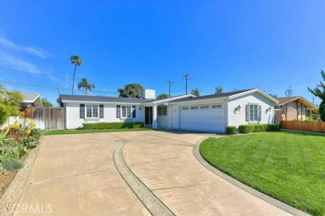 2560 Oxford, Costa Mesa, CA 92626