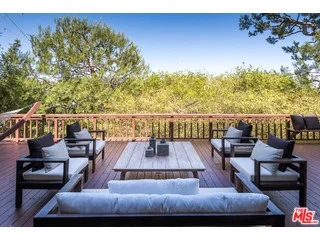 1010 Tigertail, Los Angeles, CA 90049