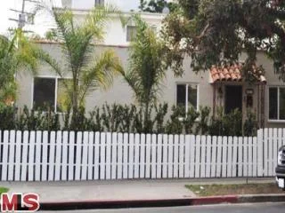 1011 Barrington, Los Angeles, CA 90049