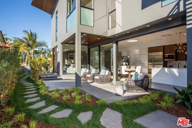 546 Vernon, Venice, CA 90291