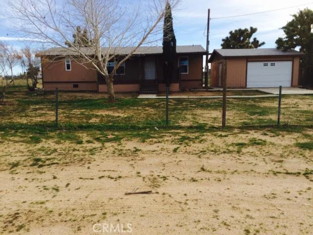 8821 Del Rosa Road, Phelan, CA 92371