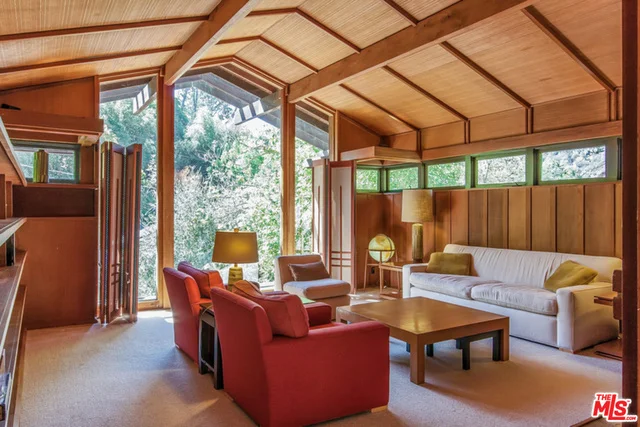 10261 Chrysanthemum, Los Angeles, CA 90077