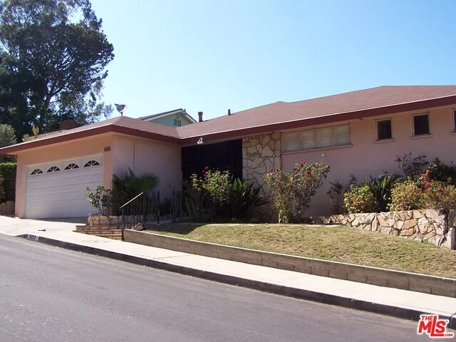 4227 Don Alanis, Los Angeles, CA 90008
