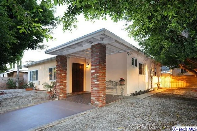 11818 Pendleton, Sun Valley, CA 91352
