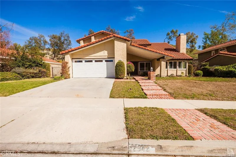 2942 Chippewa, Simi Valley, CA 93063