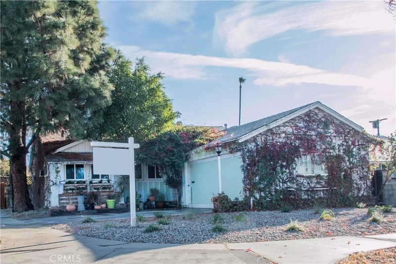 7744 Bluebell, North Hollywood, CA 91605
