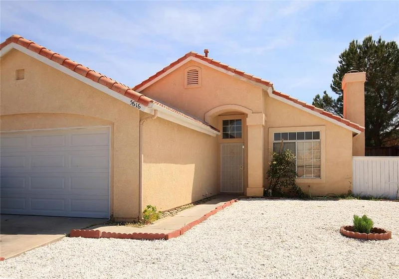 5616 Laurel, Palmdale, CA 93552
