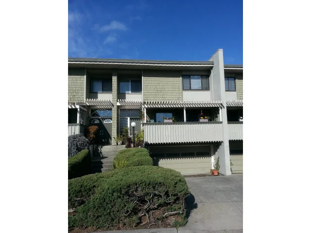 617 Fox Court 1, Redwood City, CA 94061