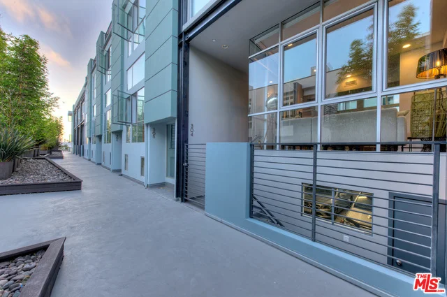 4151 Redwood #310, Los Angeles, CA 90066