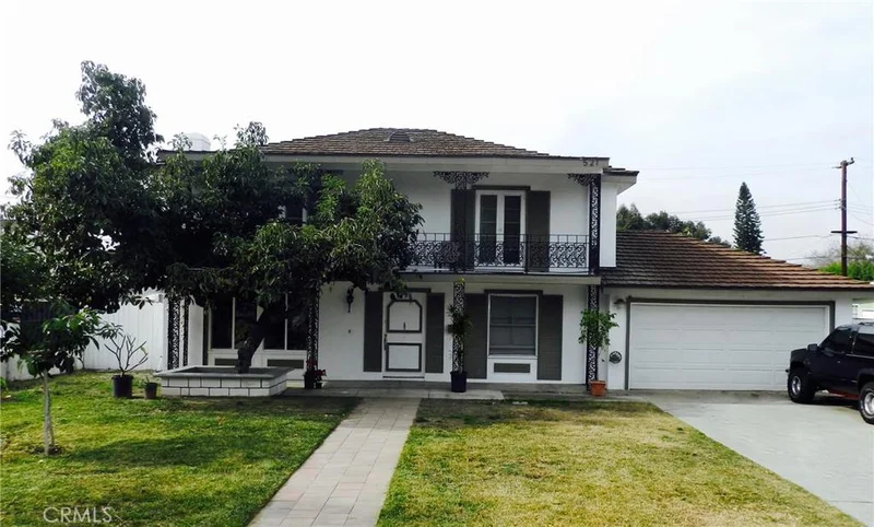 521 West, Anaheim, CA 92801