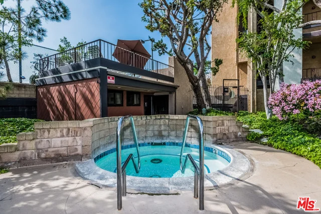 8701 Falmouth #201, Playa Del Rey, CA 90293