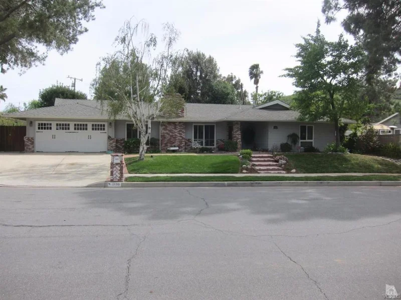 1230 Dover, Thousand Oaks, CA 91360