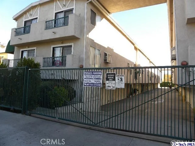 8840 Burnet #6, North Hills, CA 91343