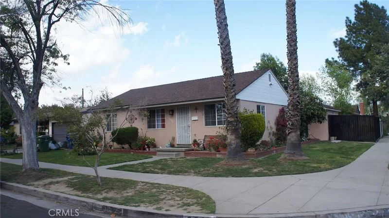 8642 Costello, Panorama City, CA 91402