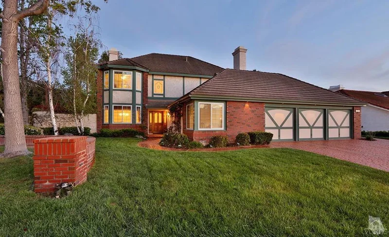 5480 Bromely Drive, Oak Park, CA 91377