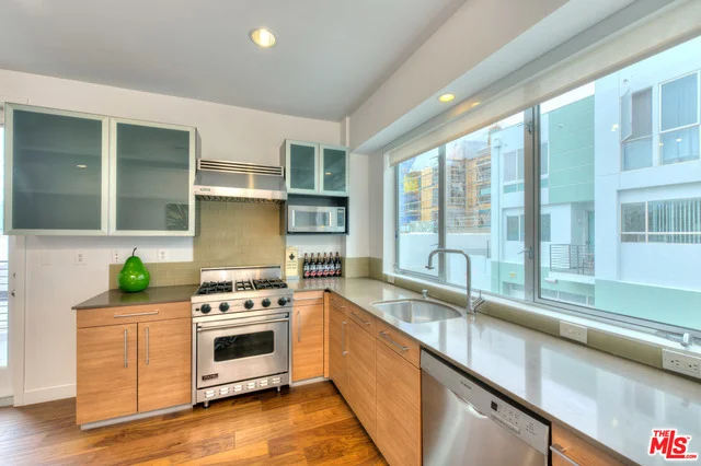 4151 Redwood #312, Los Angeles, CA 90066