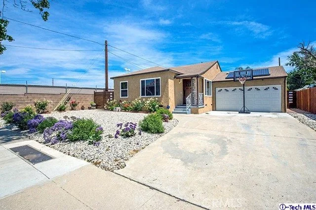 7826 Orion, Van Nuys, CA 91406
