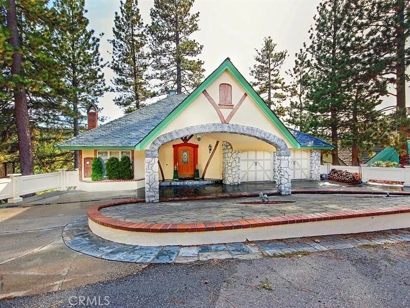27430 North Bay, Lake Arrowhead, CA 92352