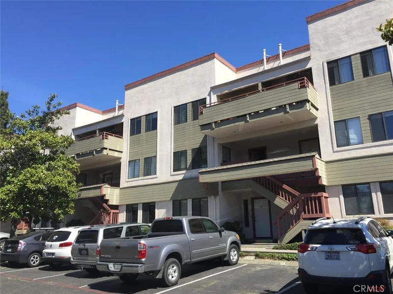 1239 Foothill #103, San Luis Obispo, CA 93405