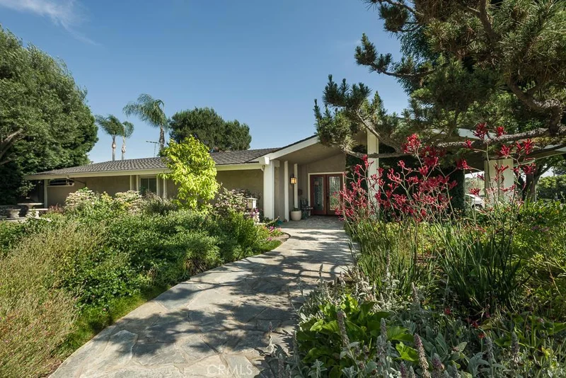 296 Lamar Drive, Claremont, CA 91711